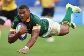 Rassie werp lig op redes vir ‘verrassings’ in agterlyn
