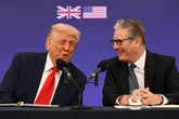 Poetin het hom ‘in steek gelaat’, sê Trump aan einde van Britse besoek