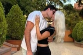Julie Steen, la exuberante belleza nórdica que acompaña a Miguel, el casi desconocido hijo de Julio Iglesias, en sus vacaciones familiares