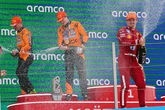 Verstappen pierde los papeles y Alonso suma al fin en Montmeló
