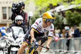 Evenepoel exhibe sus dotes como contrarrelojista y renace en el Tour de Romandía
