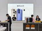 Trump amenaza a Apple con un arancel del 25% si no fabrica los iPhones en EEUU