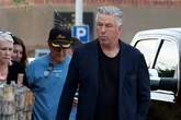 Alec Baldwin y su hermano Stephen sufren un accidente de tráfico: así ha terminado su coche empotrado contra un árbol