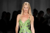 Claudia Schiffer: la leyenda de la top model 'olvidada' por Zara en su 50 aniversario