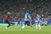 Denuncian que no dejaron entrar a un niño al campo del Espanyol por llevar una camiseta del Barça