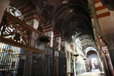 ¿Qué es valioso en un monumento donde todo es sublime? El incendio en la Mezquita de Córdoba afecta a 50 de sus 23.000 metros cuadrados