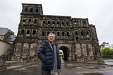 Santiago Posteguillo, en la frontera que cambió el mundo: "Julio César no fue un dictador porque un dictador nunca perdona a sus enemigos"