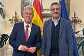 Las explicaciones del comisionado de la diplomatura falsa no convencen ni al Gobierno ni al PSOE: "Vamos a esperar a ver qué más dice"
