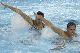 Dennis González y Mireia Hernández dan a España su sexta medalla en natación artística