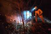 Asturias reduce a diez los incendios forestales mientras que el fuerte viento complica la situación en Cantabria