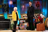 Isabel Allende trolea a David Broncano en las preguntas clásicas: "Dime tú y empezamos la conversación"