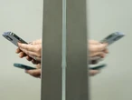 Digi y Telefónica siguen apretando las turcas en el mercado de telefonía y se llevan medio millón de clientes hasta junio