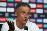 El Madrid cancela toda la previa en el Metlife por los retrasos en su vuelo Miami-Nueva York y Luis Enrique insiste: "¿Mbappé? Eso pertenece al pasado"