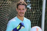 El portero Alberto Lejárraga se casa con su novio: la primera boda gay del fútbol español