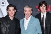 Así son los hijos que Pierce Brosnan tuvo con su segunda mujer: criados en Hawaii, artistas, con novias, de menos de 30 años...