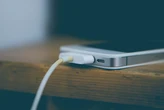 ¿Qué significa cuando sale en el teléfono el aviso de "carga suspendida"?