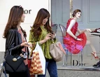 Cuando la clase media de China dejó de comprar bolsos de lujo en Madrid por encargo