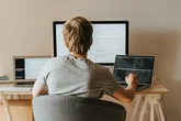 OpenAI tendrá una versión para adolescentes y detectará la edad del usuario de forma automática