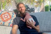 Calvin Harris anuncia el nacimiento de su primer hijo, Micah