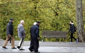 ¿Están las pensiones por encima del SMI? Dos de cada tres españoles cree (erróneamente) que cobrará por debajo de ese umbral