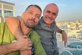 Antonio Muñoz, ex alcalde de Sevilla, celebra por fin una fiesta por su enlace: "Es una boda de amigos, nos da igual que sean de izquierdas o de derechas"