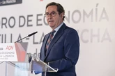 Empresarios y autónomos reaccionan al anuncio de Díaz sobre permisos: "No está a la altura", "Nos castiga con más costes"