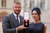 Los Beckham ya son oficialmente Sir David y Lady Victoria: el futbolista, condecorado como caballero por el rey Carlos III