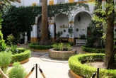 Pedro Sánchez elige el Palacio de las Dueñas, de la Casa de Alba, para un evento privado con la ONU en Sevilla: secretismo, blindaje y polémica