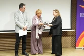 Societat Civil Catalana premia a Javier Lambán 'in memoriam' en un acto de homenaje que reúne a socialistas y 'populares'