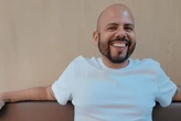 Mario Castelán, científico, poeta y autista: "Recibí el diagnóstico a los 44 años y me salvó la vida. Me dio la esperanza de que era posible ser feliz"