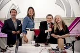 Federico Jiménez Losantos e Isabel González: "La crónica rosa niega la polarización. Es un humor como de 'La Codorniz'"