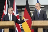 El Reino Unido refuerza su acercamiento a la Unión Europea firmando un "histórico" acuerdo con Alemania
