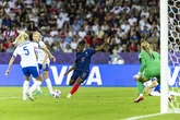 Francia asesta el golpe a una gris Inglaterra y le complica la vida en el grupo de la muerte