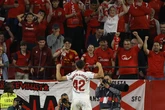 Un gol de García Pascual atenúa la grave crisis del Sevilla y le deja cerca de la permanencia