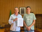 Un pueblo de Cáceres declara 'personas no gratas' a los diputados socialistas extremeños que votaron en contra de la prórroga de Almaraz