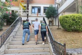 Detienen a un santero de Pontevedra que recetaba a sus pacientes tener sexo con él para curarse
