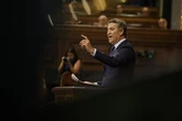 Feijóo pide a un Sánchez "destruido" que dimita y "devuelva el botín", mientras culpa a los socios: "¿No van a mover un dedo?"