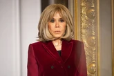 Ocho hombres y dos mujeres, juzgados por "ciberacoso" a Brigitte Macron por difundir el rumor de que es una mujer trans