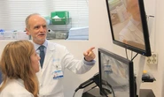 Dermatólogos del Hospital público Clínico San Carlos de Madrid logran revertir la alopecia androgénica en ratones con terapia celular