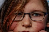 Olivia Farnsworth, la niña que no siente dolor y nunca tiene ni sueño ni hambre