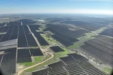 La francesa TotalEnergies desafía el frenazo solar y lanza en Sevilla su mayor complejo fotovoltaico en Europa: "Hay que apostar por las renovables pese al apagón"