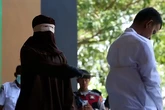 Azotan a dos homosexuales en Indonesia por infringir la ley sharia