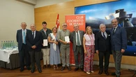 EL MUNDO recibe el premio a la mejor crónica de la Semana Grande de 2024 del Club Cocherito de Bilbao