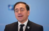 Albares refuerza el puente con China en un viaje "pragmático" al gigante asiático y defiende el papel de España en la OTAN frente a las críticas de Trump