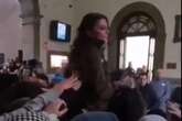 Dos detenidos en un escrache contra Macarena Olona en la Universidad de Granada