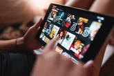 Cuál es el código de Netflix para vivir un Halloween de miedo: zombis, asesinos en serie y terror