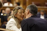 Yolanda Díaz se ata a Sánchez y sale de escudera contra el PP: "No permitiré que esta luz se apague"