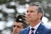 Los veteranos del Día D regresan a Normandía para conmemorar su 81º aniversario, con la asistencia del secretario de Defensa de EEUU