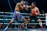 Pacquiao brilla a los 46 años pero Barrios logra retener su título