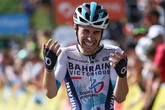 Lenny Martínez, el nuevo ídolo francés, vence en la coronación de Pogacar en el Critérium Dauphiné